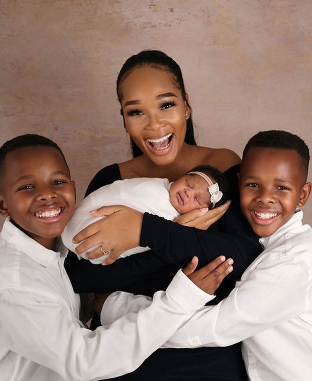 Here Twin celebrities and their children 2