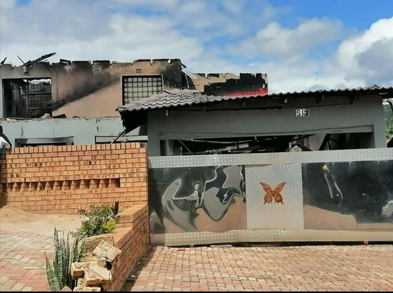 RIP: Two Family Members Died In Limpopo As Their Mansion Caught Fire After This Happened 1