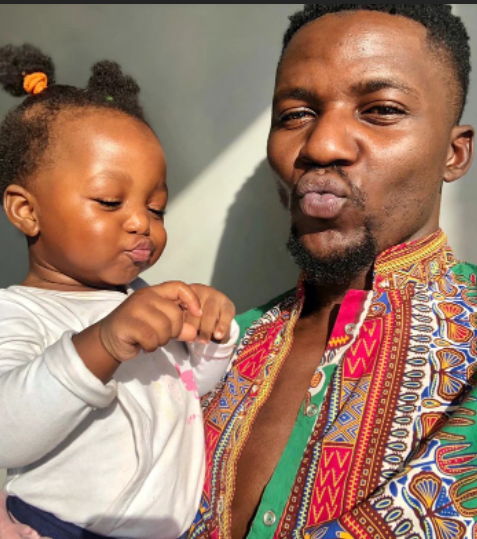 Mukuna from Scandal with 2-year-old child beautiful pictures together 8