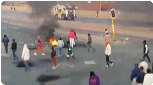 It Ends In Tears For Tembisa Protesters: Overpowered JMDP Cops Shoots Protestor dead 3