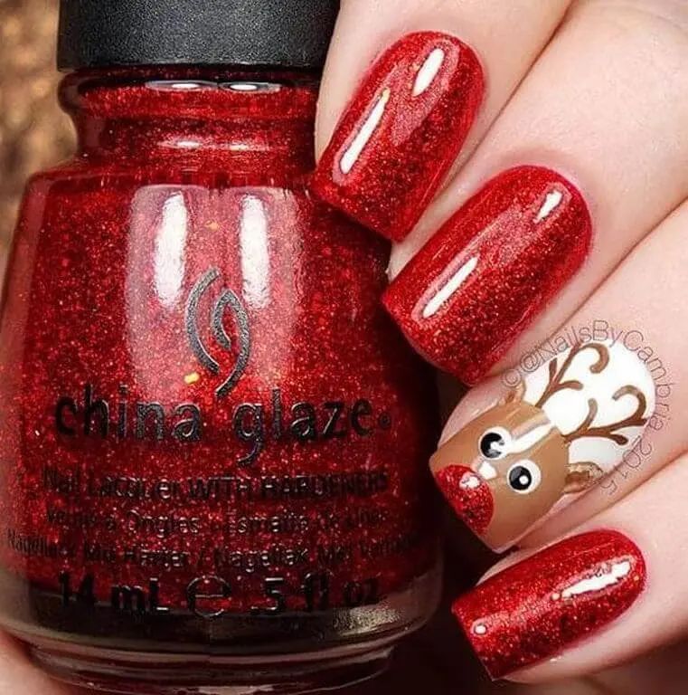 25 Holiday-Themed Nail Designs that Brighten the Season 2