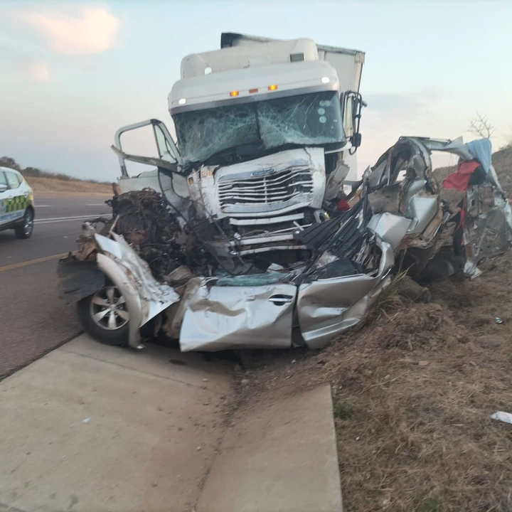 Horrific Crash On The N1 In Limpopo Kills Six Including Two Kids 1