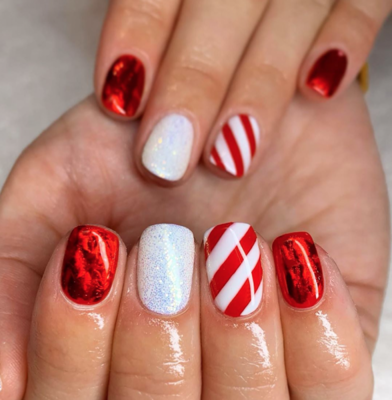25 Holiday-Themed Nail Designs that Brighten the Season 26