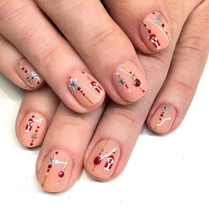 25 Holiday-Themed Nail Designs that Brighten the Season 13