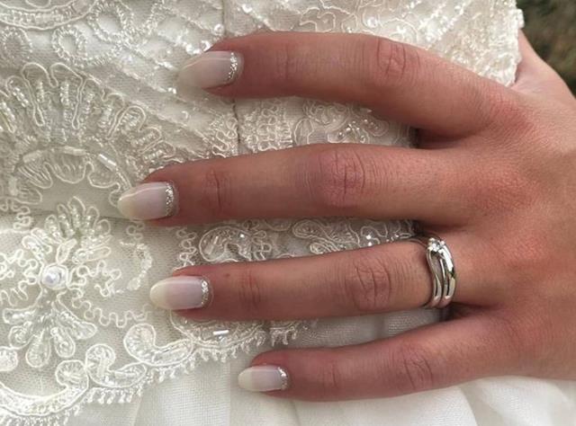 Romantic Bridal Nails, Including Colored Enamels, Decorations And Shapes! 43