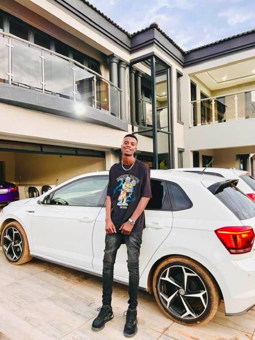 Take A Look At King Monada's House VIDEO 4