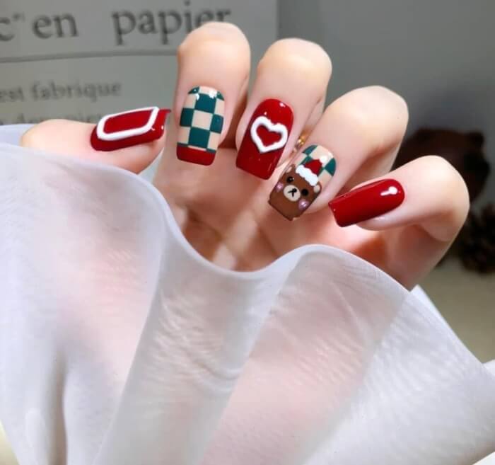 Nail Designs That Will Have You Feeling Extra Festive 16