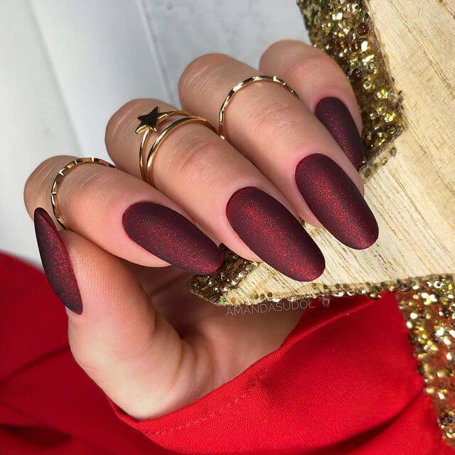 Nail Designs That Will Have You Feeling Extra Festive 9