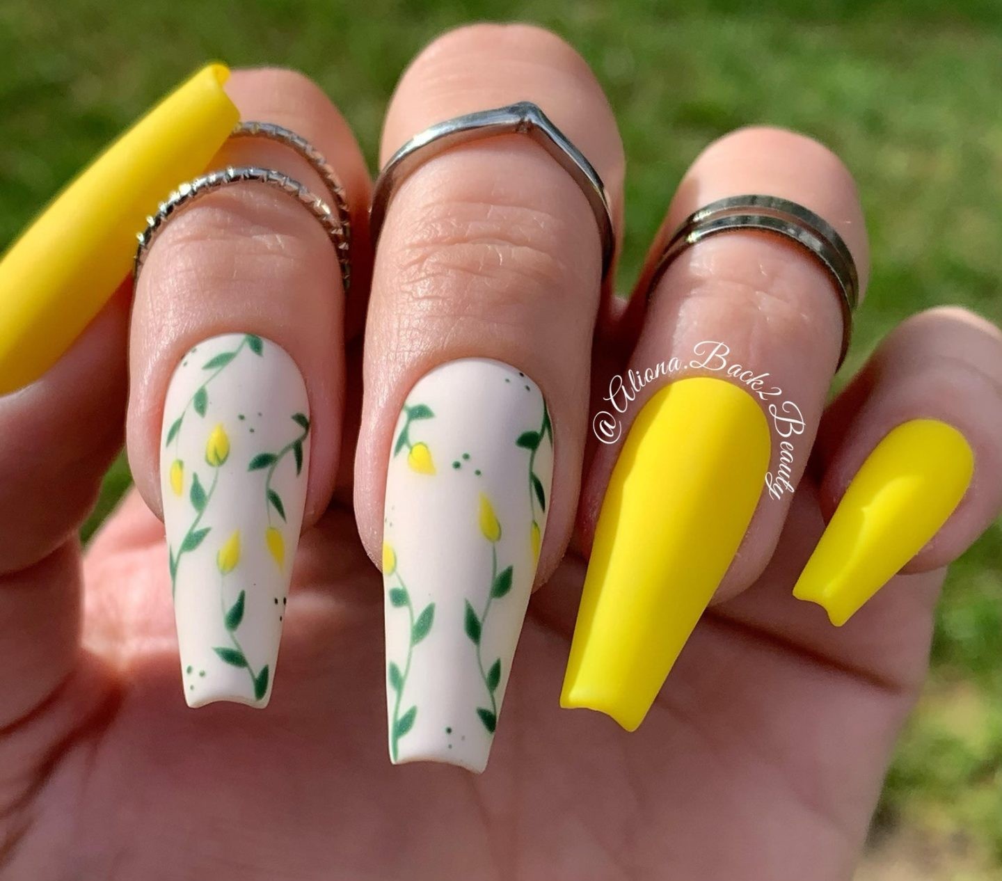 Yellow Nail Designs To Bring Sunshine2023 30
