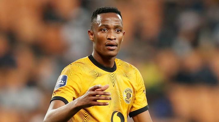 R3,5 million Kaizer Chiefs star surprises wheelchair-bound fan with hand-delivered jersey 2