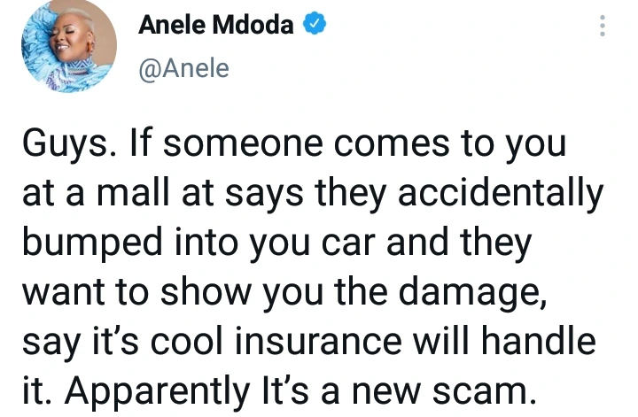 New trick people use to rob people at the malls Anele and Tumi confirm it, Watch as Tumi explains 2