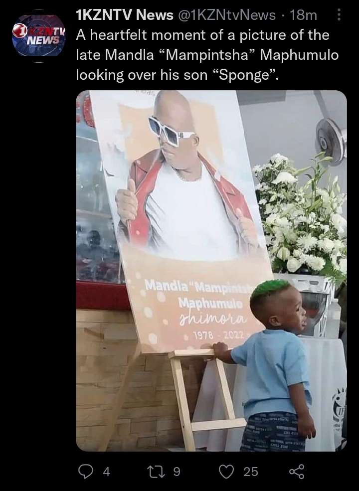 TOUCHING: People shed tears as Mampintsha's son cries in front of his father's obituary 2